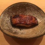 蓮 - 福岡喉黒西京漬け。半日漬けたもの。皮目はカリッと香ばしい。漬け地は少し甘めに感じ香ばしさと相まって幽庵焼きの様。脂凄く身はとろっとろに溶ける。