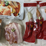 Ippuku Chaya - スープカレー、ベーコン2種類、粗挽きウインナーわさび、チーズ、プレーン