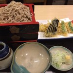 名物重そば 河邉庵 - 重てんぷらです。お蕎麦は三段です。