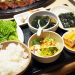 冷麺館 - 焼肉定食