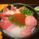 築地ととどん - バラエティ丼（９００円）