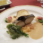 マゼランズ - 鰆のポワレ、シードルソース