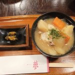 夢屋 茶房 - お正月メニューのお雑煮（700円）写真は関東系だったのに味噌だった。