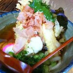 どとう ぜにや  - 紅白うさぎうどん