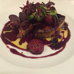 レストラン・サカキ - 【温前菜】フォアグラのポワレ苺のコンフィ添えポルト酒のソース  2017.2