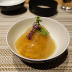 SUGALABO - 鳥取産松葉蟹と噴火湾の雲丹、ジュレかけ