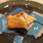 三谷 - 東京湾小柴のアナゴの皮焼き　白トリュフと共に　Dom Perignon Vintage 1998 を合わせて