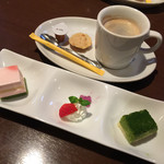 カジュアルダイニング Very - ベリイズランチのデザート＆ホットコーヒー