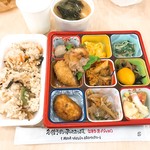 キッチンとまと畑 - 日替弁当(味噌汁付)560円