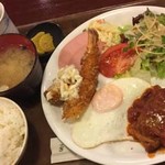 コトブキ - Bランチ、1100円。