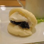 レンゲ - キャビア バーガー　サワークリームで