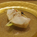 レンゲ - メヌケの香り蒸し　金華ハムのスープで　生姜と豆鼓風味