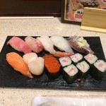 Sushi Matsu - ランチの特上にぎり。
                        税込890円。
                        うまし。