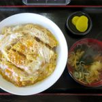 お食事処 宅味 - かつ丼のアップ