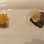 熊本産和牛のチーズ乗せ＆パン