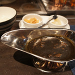 窯焼きステーキ 福田 - 漆黒のビーフカレーのルーをトッピング500円