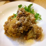 ゆたか - カリフラワーのチーズ衣揚げ　見た目はわるいけど衣にチーズたっぷりでウマイ