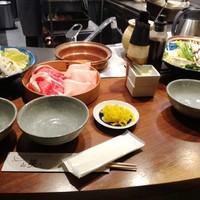 しゃぶしゃぶ 山笑ふ 表参道店 - 2017年1月：ランチAセット(\1500+税)牛肉50g+豚肉50gのしゃぶしゃぶ