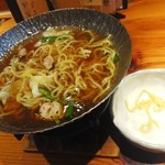 和乃食はねや - あぶりモツの鍋のラーメン