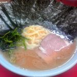 末広家 - ラーメン中盛+のり増し (930円)