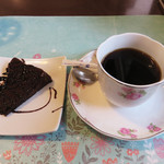 五穀 - 食後のコーヒーとミニデザート。 ドリンクはコーヒー(ホット・アイス)・紅茶・野菜ジュース・ウーロン茶・コーラから選べます。