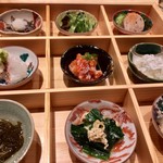 きなり - 豆皿いろいろおつまみ盛り 九種。圧巻の一言。