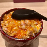 きなり - 〆の親子丼。タマゴにはほとんど火を入れていないTKGに近い仕上がり。これがまた旨いんだ。