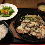 Biakku Oomori Ken - 白金豚ステーキ定食(きのこソース)1,080円