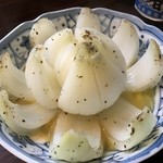 美よし野寿司 - 蒸し玉ねぎ(ママ作)