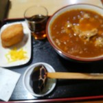 伊豆家 - カレー南蛮（蕎麦）、いなりセット580円(税込)