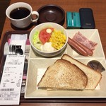 カフェ・ド・クリエ - モーニングプレートソーセージ460円