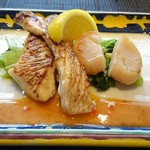 鉄板焼 彩 - 魚介料理
            鯛と貝柱　スイートチリソース