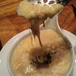 イップウドウ　タオ - ﾁｰｽﾞは穴あきﾚﾝｹﾞで掬うととろ～んと伸びる。ｽｰﾌﾟに浸ってるのでｽｸﾞには固まらない工夫があります。