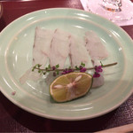 鮨 けん - ヒラメのお刺身 お塩で