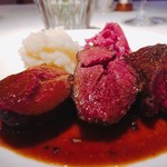 コート ドール - 2017.3.  鳥取直送 イナバジロー猪のステーキ ペッパーソース