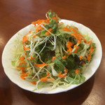 ＳＰＩＣＥ　ＤＩＮＩＮＧ - セットのサラダ