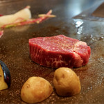 ステーキ　ロン - 鉄板で焼いて頂けます。