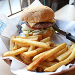 Islands Fine Burgers & Drinks - 