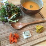 「エビとブロッコリーの生パスタ」1000円