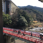 喫茶室ルノアール 箱根湯本駅前店 - 窓からの景色