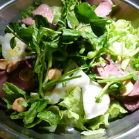 焼肉 炙屋武蔵 - 和牛ハツローストサラダ