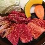 Honkaku yakiniku kankoku kateiryouriku ishinbou - カルビランチ