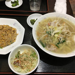 中華料理　燕京 - タンメンとチャーハンのセット