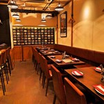 Sumiyaki Ando Wain Rizaburou - テーブル席は最大16名様までご案内できます。