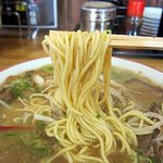 らーめん2国 - 太麺は選べないようですが中太麺でモチモチ！