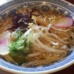 Wayoushokusai Ken - 中華そば（550円）　後味をいつまでも楽しみたいスープですね