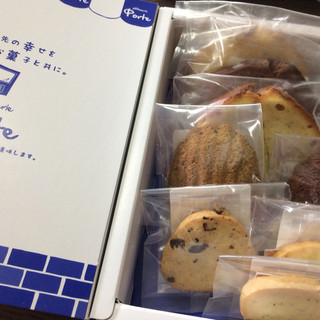 ブルーのドアの可愛いお店 By きりんの気持ち パティスリー ポルト 本町 ケーキ 食べログ ブルーのドアの可愛いお店 By きりんの気持ち パティスリー ポルト 本町 ケーキ 食べログ
