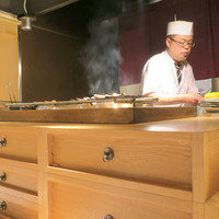 小割烹おはし 恵比寿 - カウンターの中が焼き場