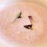 ラ・リューン - メニューB 1575円 の紫大根のボタージュ