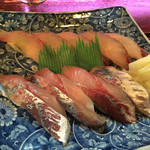 天一 - 奥が白鯵大  手前が白鯵 小